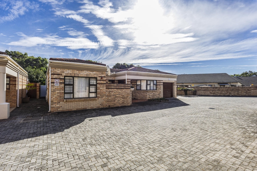 3 Bedroom Property for Sale in Beacon Bay Eastern Cape